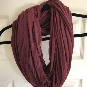 Maroon circle scarf